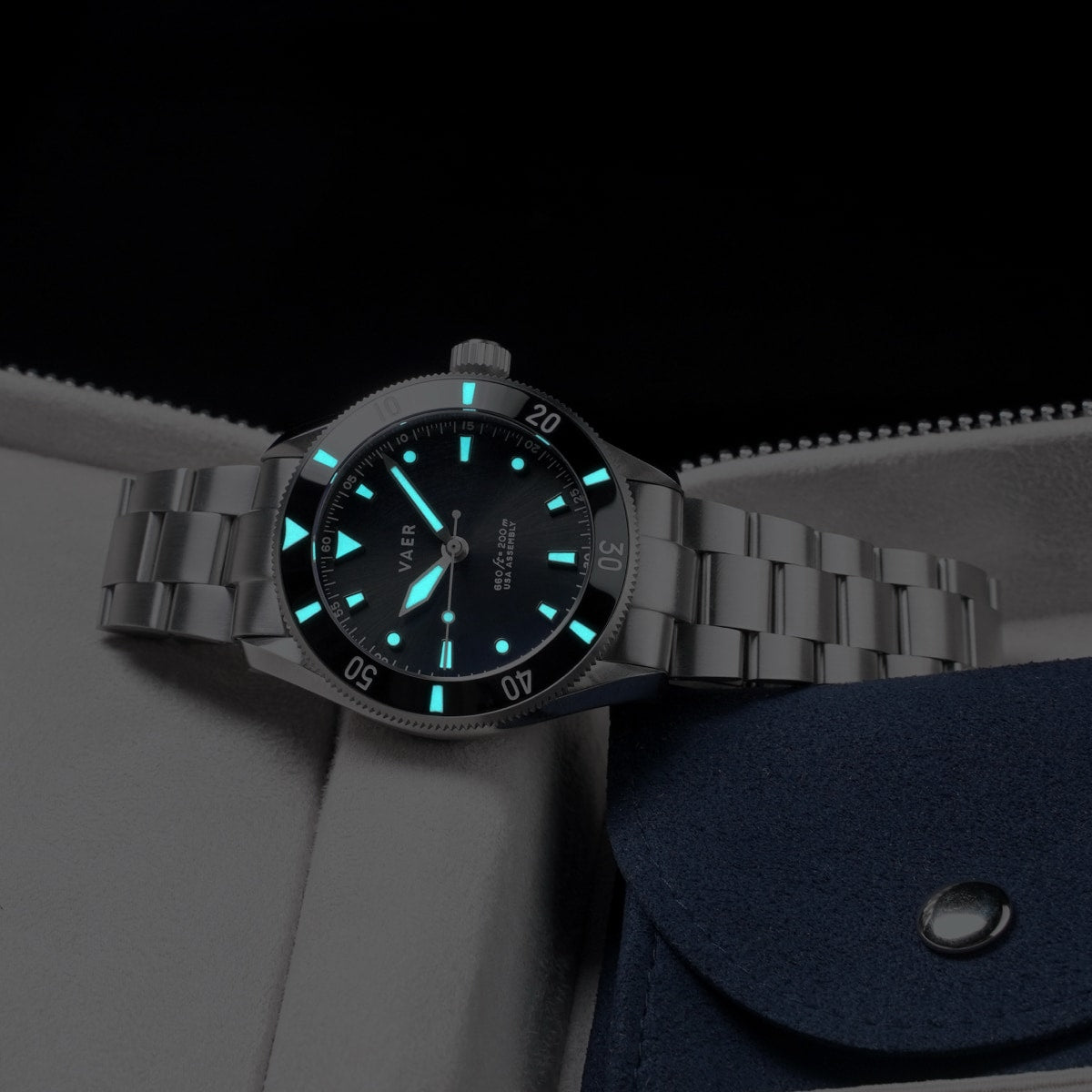 D4 Meridian - Black USA Solar 39mm