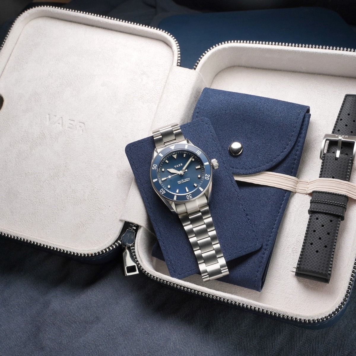 D4 Meridian - Navy Matte USA Solar 39mm