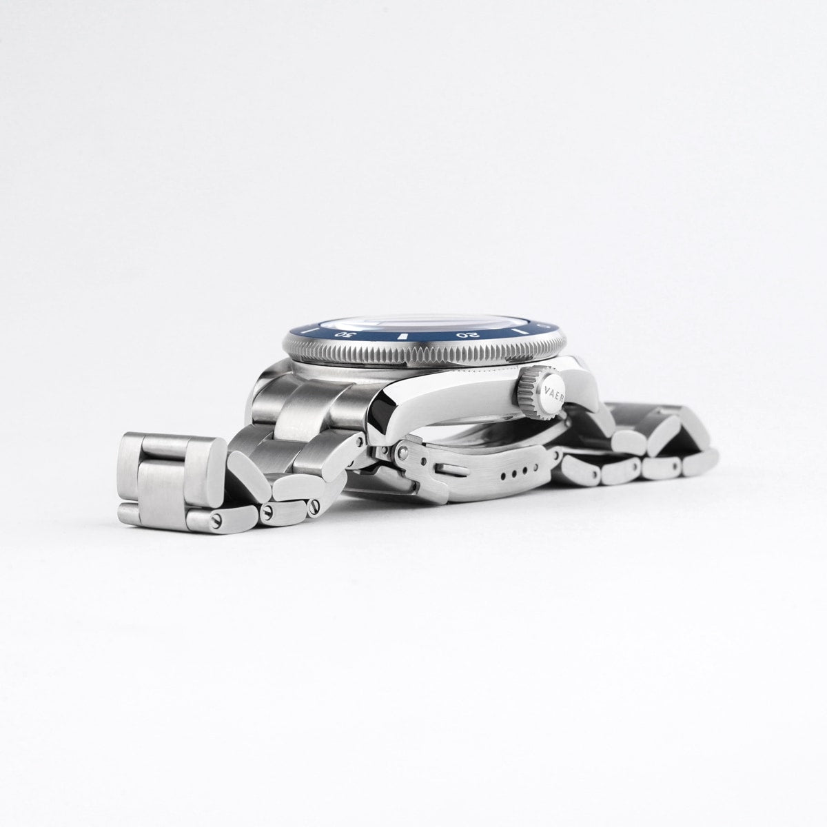 D4 Meridian Navy Matte Solar - 39mm USA