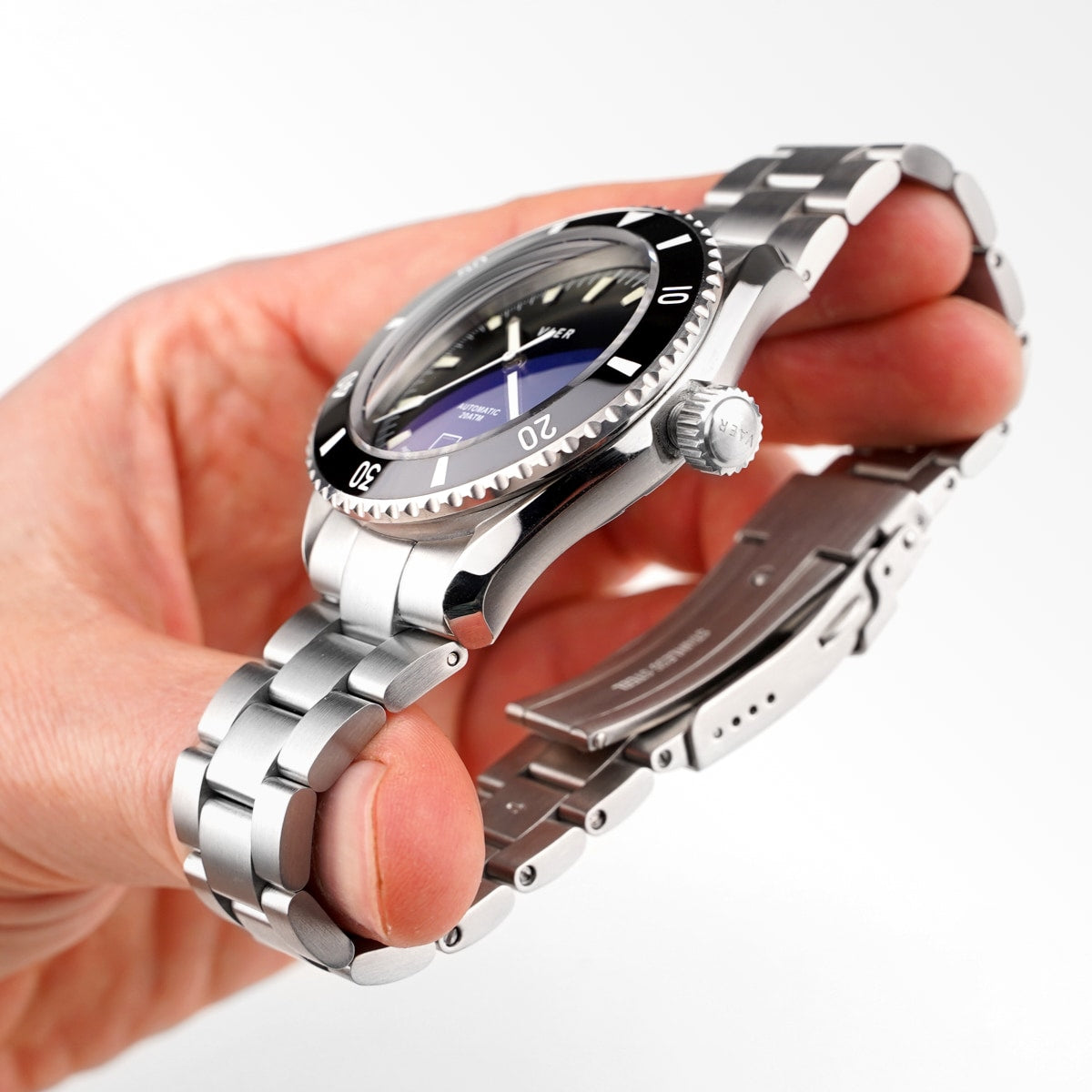 D7 Arctic White - 39mm Swiss Auto