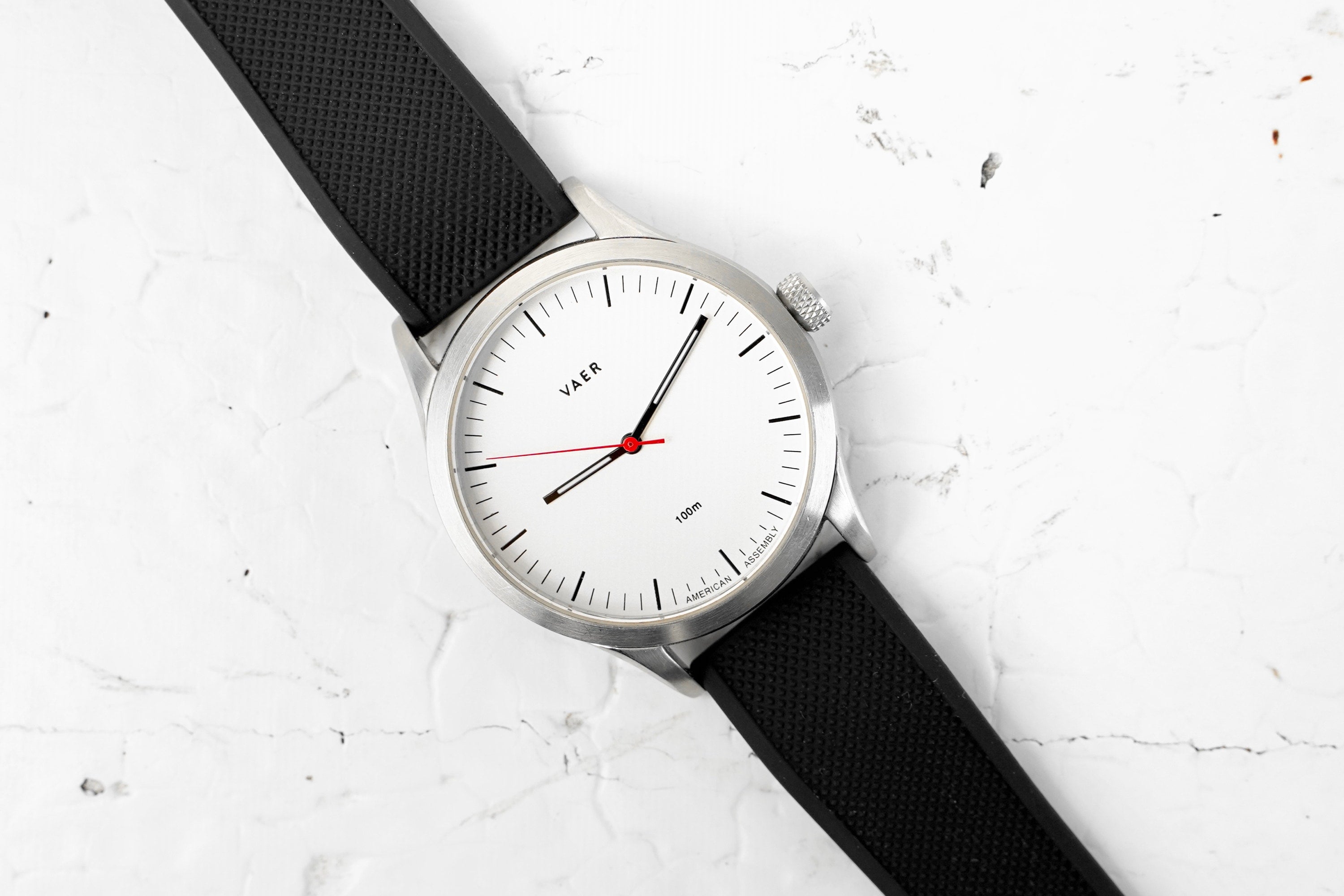 The First Vaer Watch: The C5 Classic Quartz