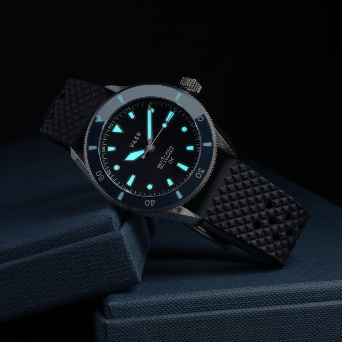 VAER x Outerknown | D4 USA Solar Diver: 38mm, 20ATM, Sapphire