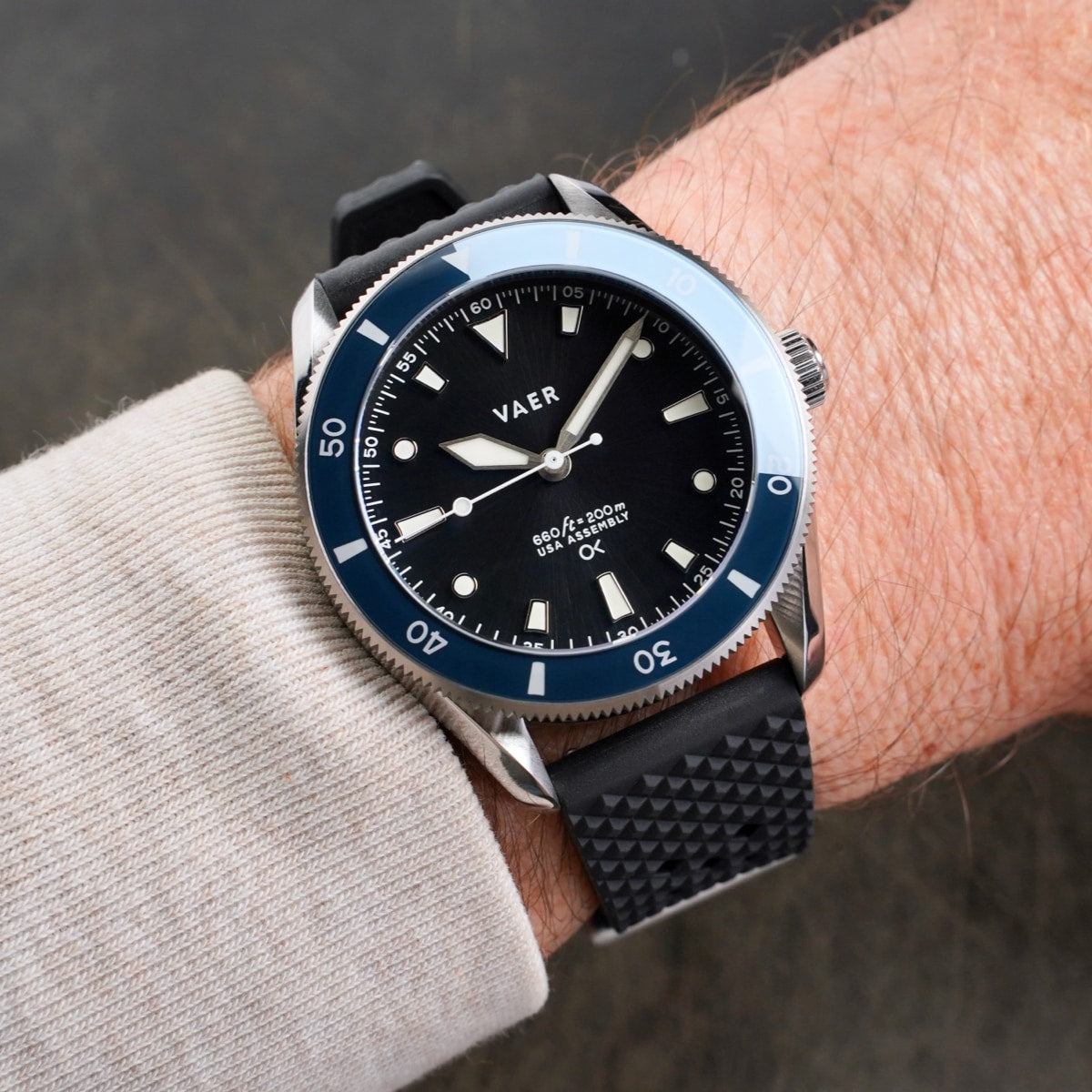 VAER x Outerknown | D4 USA Solar Diver: 38mm, 20ATM, Sapphire