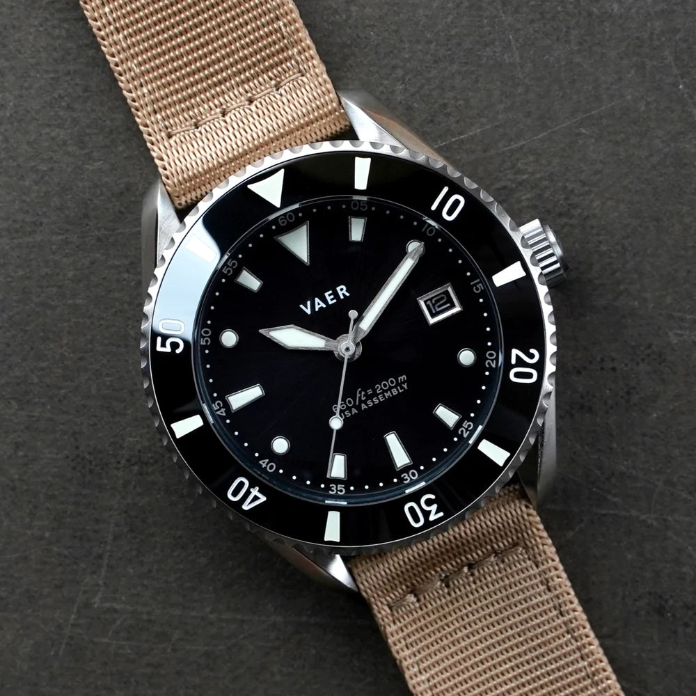 D4 Meridian - Black USA Solar 42mm