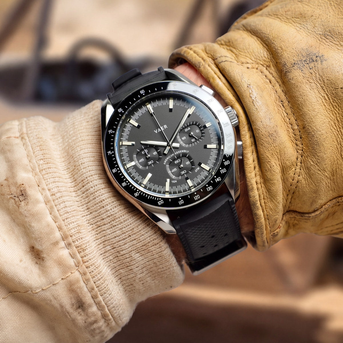 R1 Oceanracer Chronograph Black - 42mm USA