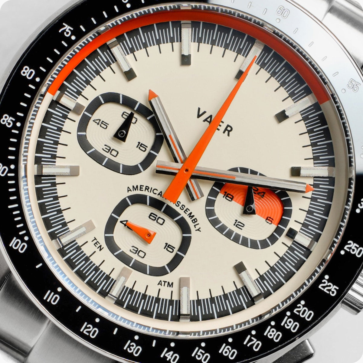 R1 Oceanracer Chronograph Cream - 42mm USA