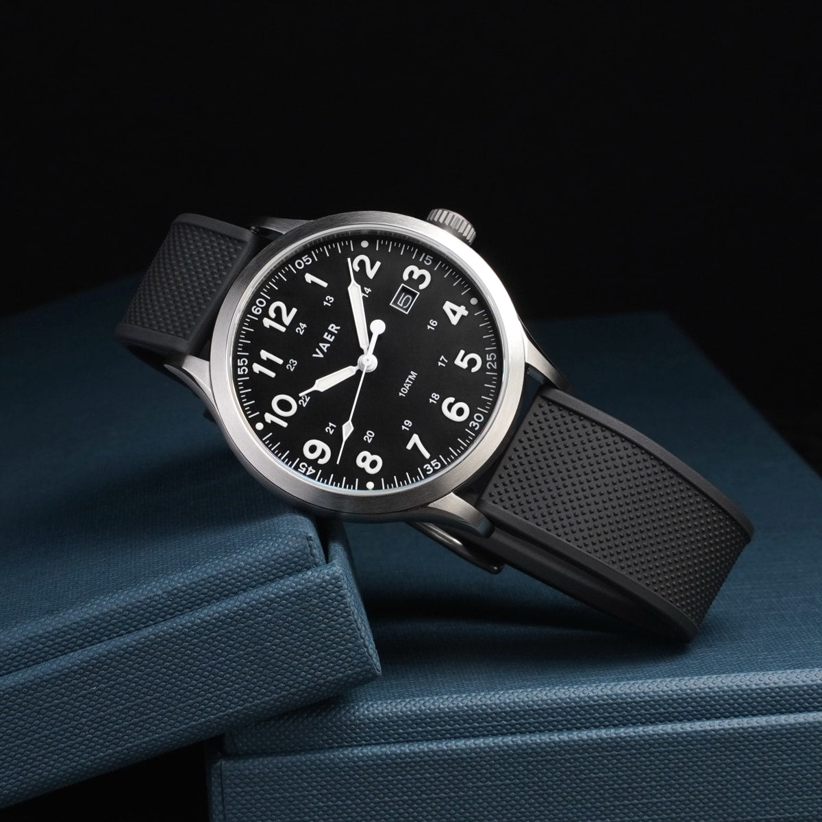 VAER | S5 Field Black: 10ATM, Sapphire Glass, 2x Straps