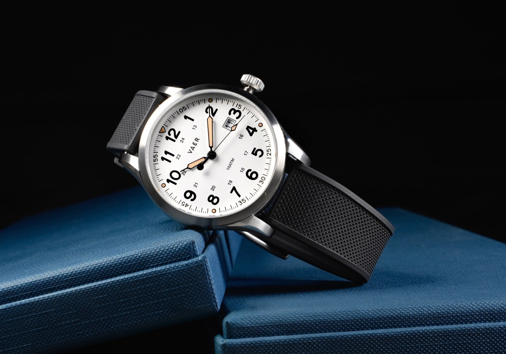 VAER | S5 Field Black: 10ATM, Sapphire Glass, 2x Straps